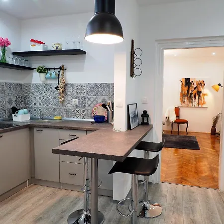 Deluxe Zoya Centar Apartman Póla