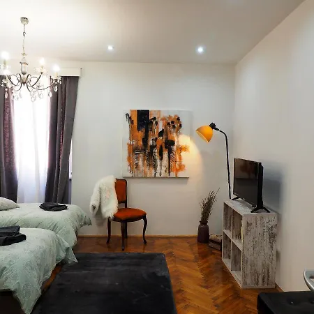 Deluxe Zoya Centar Apartman Póla